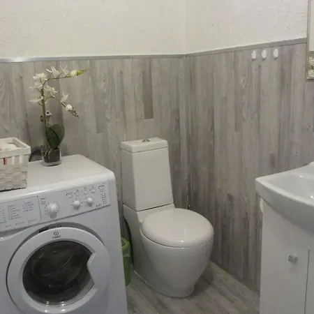 In The Singer's House, A Modern Retreat 펜션 *