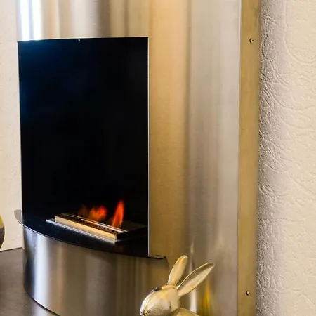 In The Singer's House, A Modern Retreat