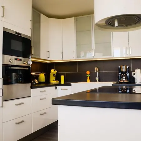 In The Singer's House, A Modern Retreat *